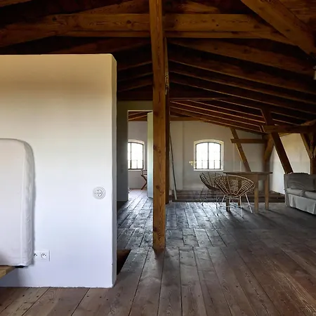 Zar - Gorzelnia W Zarnowcu 乡村民宿